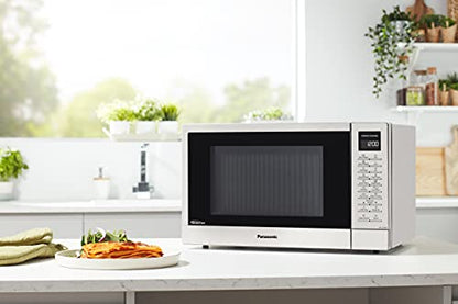 Panasonic Solo Inverter Microwave Oven with Turntable